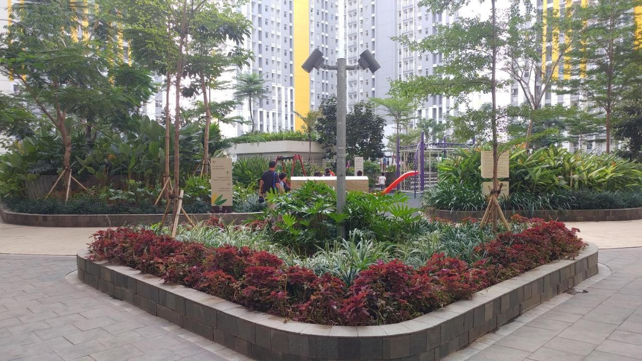 Homey 2br @ Springlake Summarecon By Travelio Apartemen *